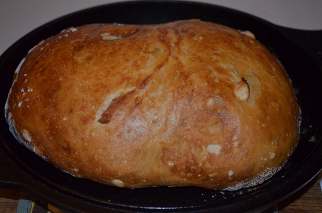 bread coming out of oven (640x424)